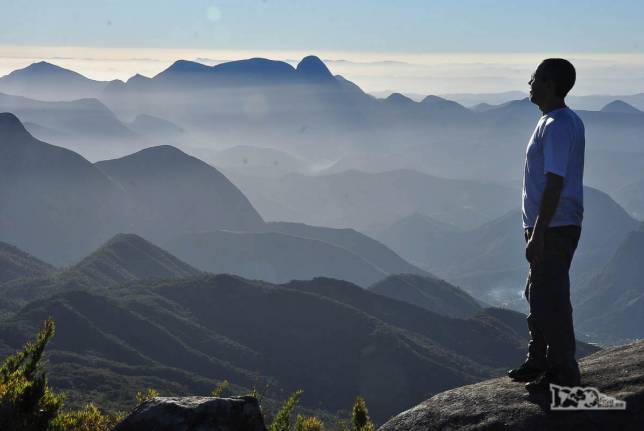 Admirando a vista espetacular do Parque Nacional da Serra dos Órgãos, no Rio de Janeiro